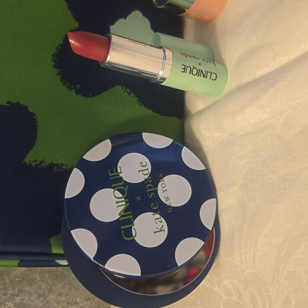 Clinique x Kate Spade Cosmetic Bag, Mirror, Lipstick & Moisture Surge New - Picture 3 of 8